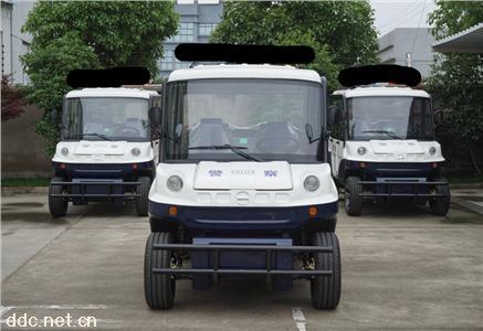  4座全封闭四轮电动车